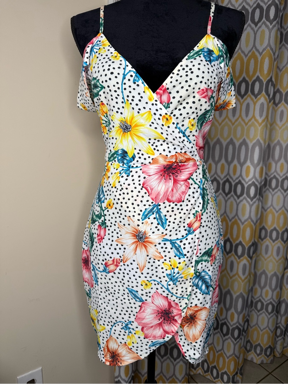 Eilly Bazar Floral Polka Dot Cold Shoulder Wrap Dress Size Small